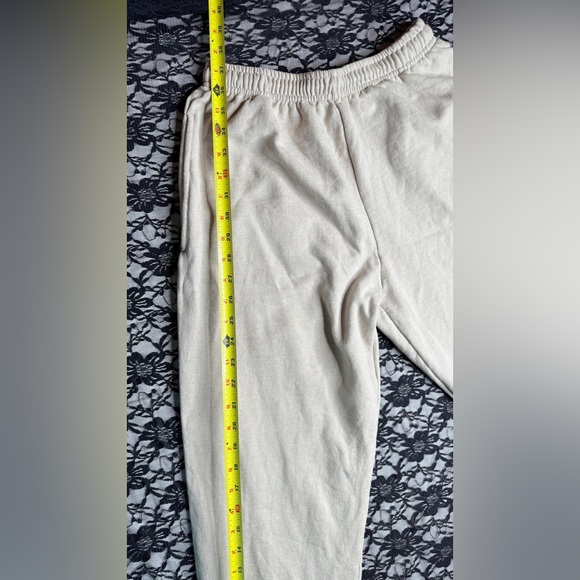 Fruit of the Loom Men's Light Cream Joggers - Picture 5 of 8